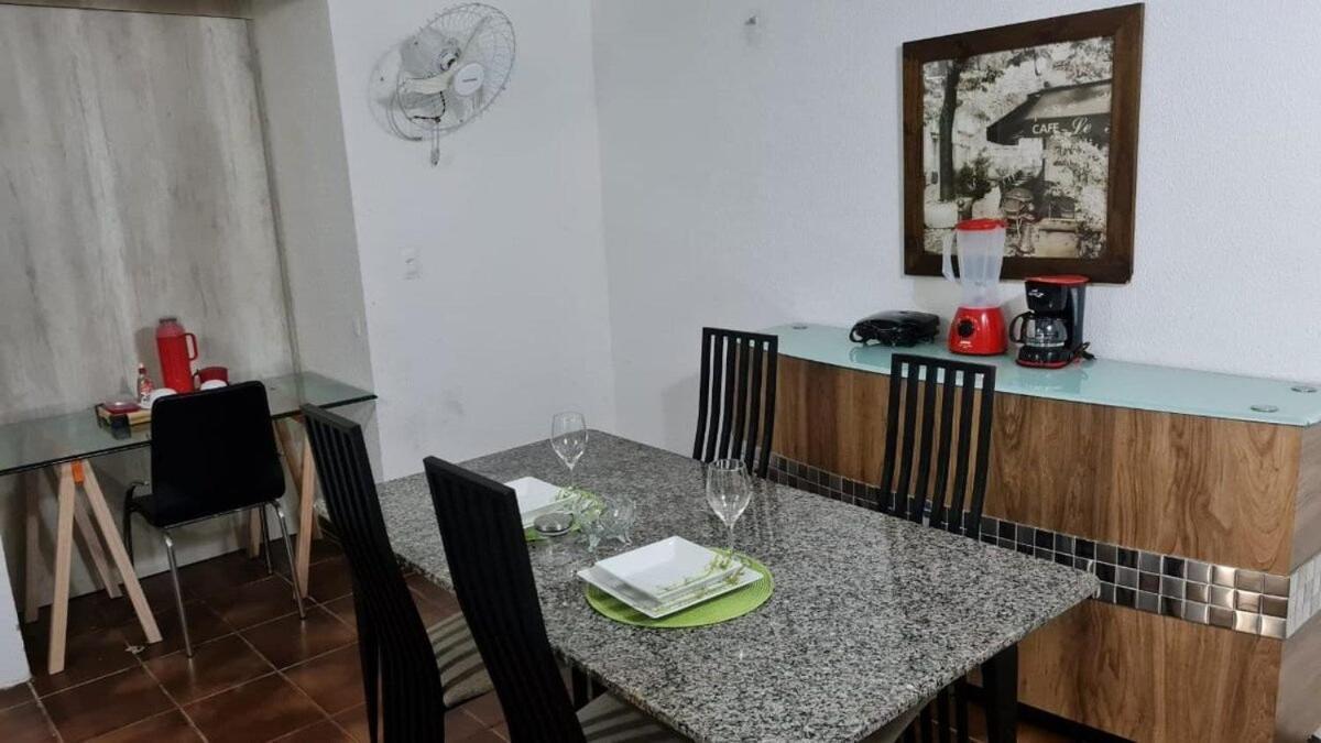 Charmoso Flat Funcional No Papicu Proximo Ao Shopping Rio Mar Сasa de vacaciones Fortaleza (Ceara)